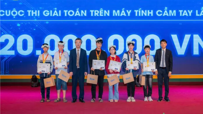 ‘Enmath’ mùa 2: thách đấu cùng máy tính cầm tay